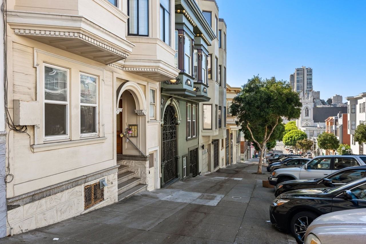 517-521 Vallejo Street - Photo 2 of 25