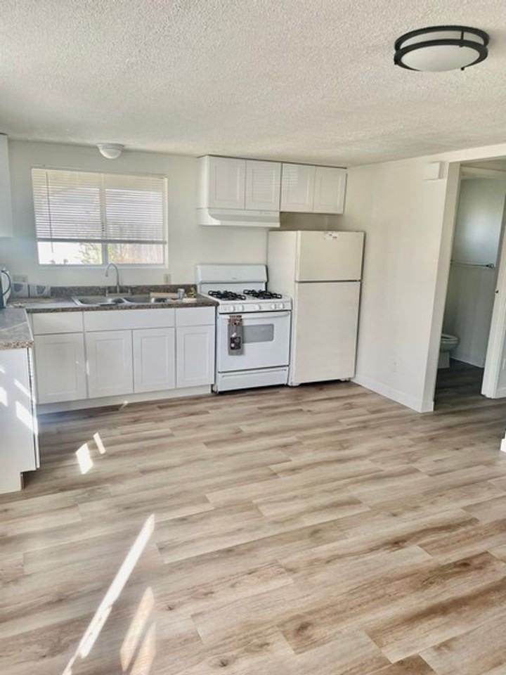 mcc1666* - Photo 3 of 6