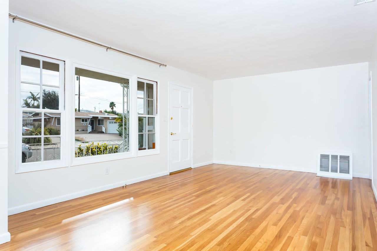 6460 Glenroy St - Photo 4 of 20