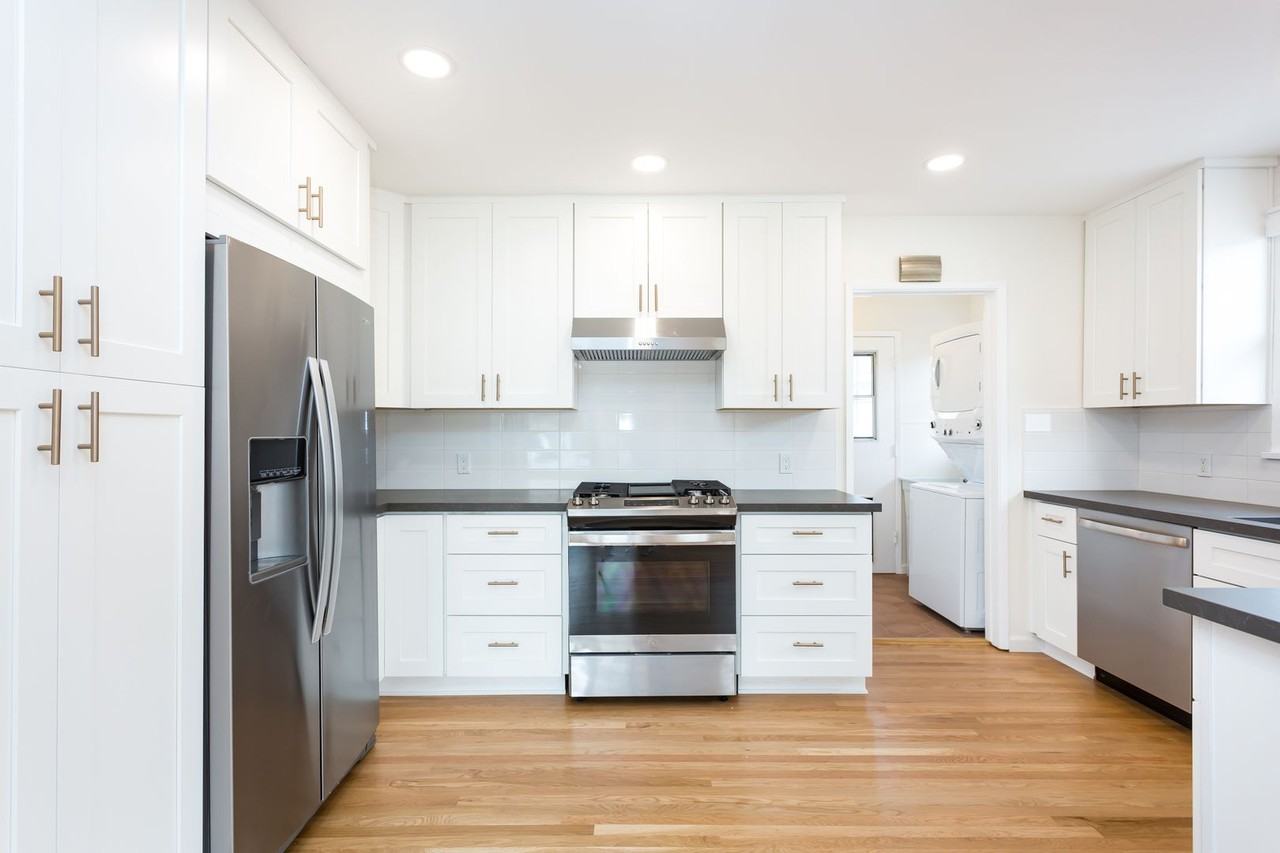 6460 Glenroy St - Photo 7 of 20