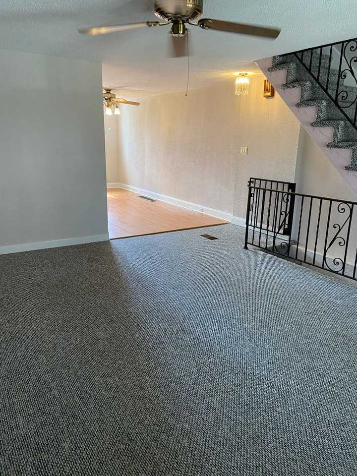 228 W Wyncliffe Ave - Photo 2 of 20