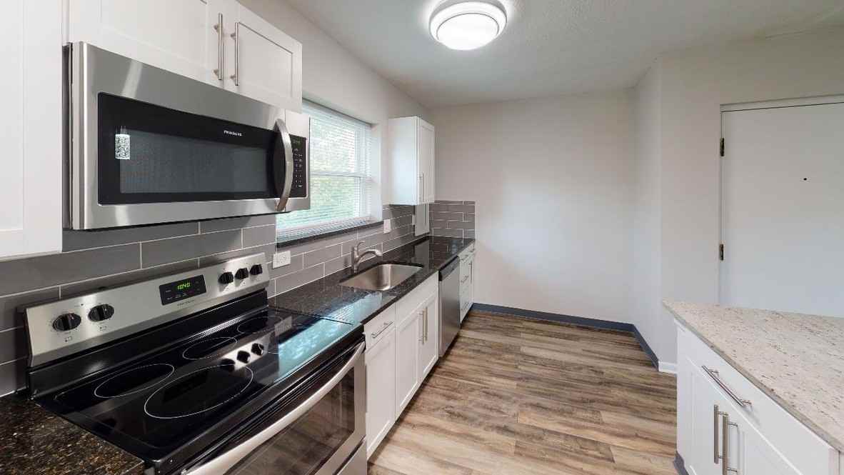 3183 Dorris Ave - Photo 6 of 31