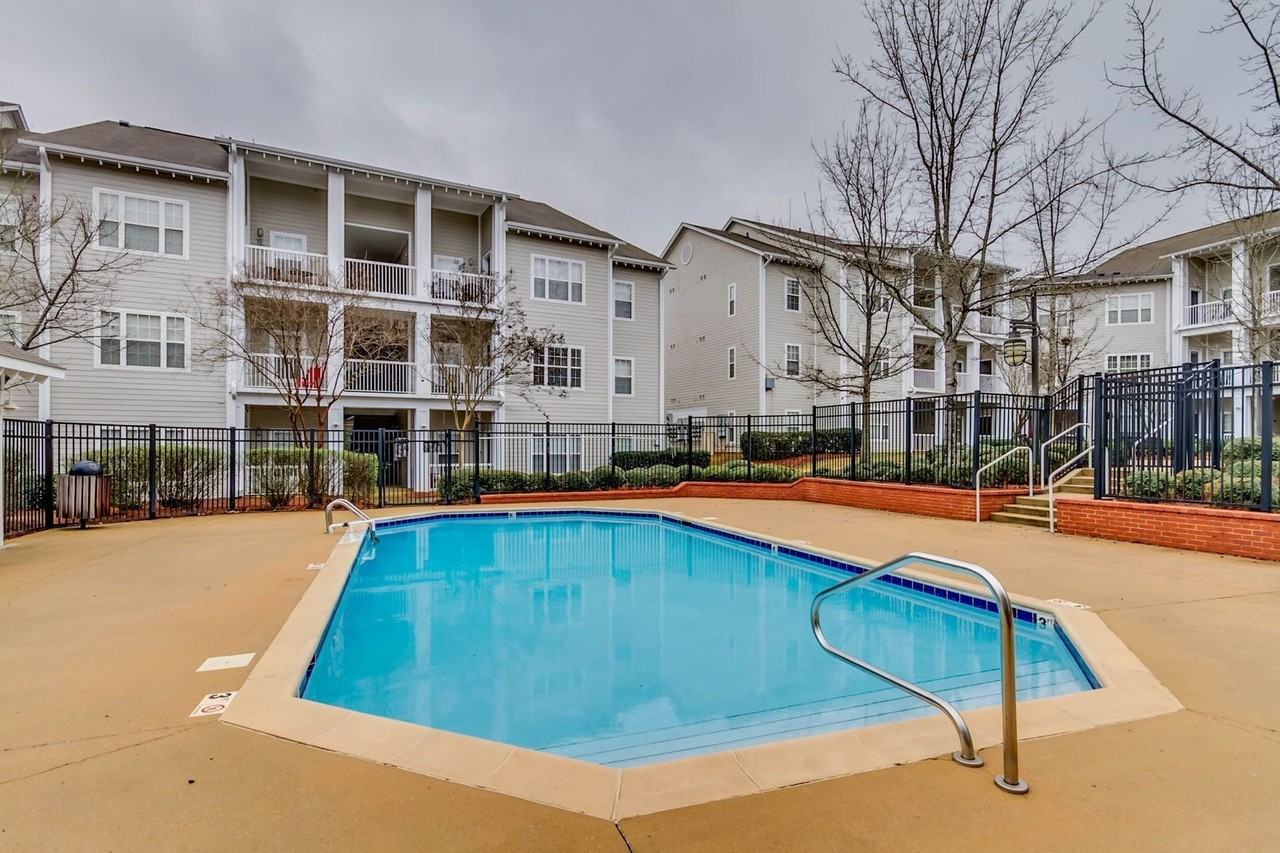 303 Helen Keller Boulevard - Photo 4 of 23