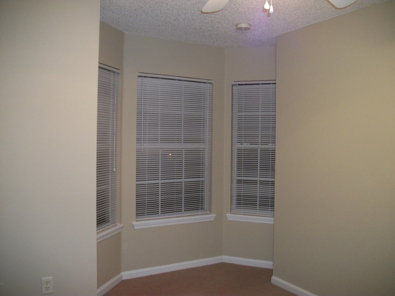 5562 Bennington Dr - Photo 7 of 15