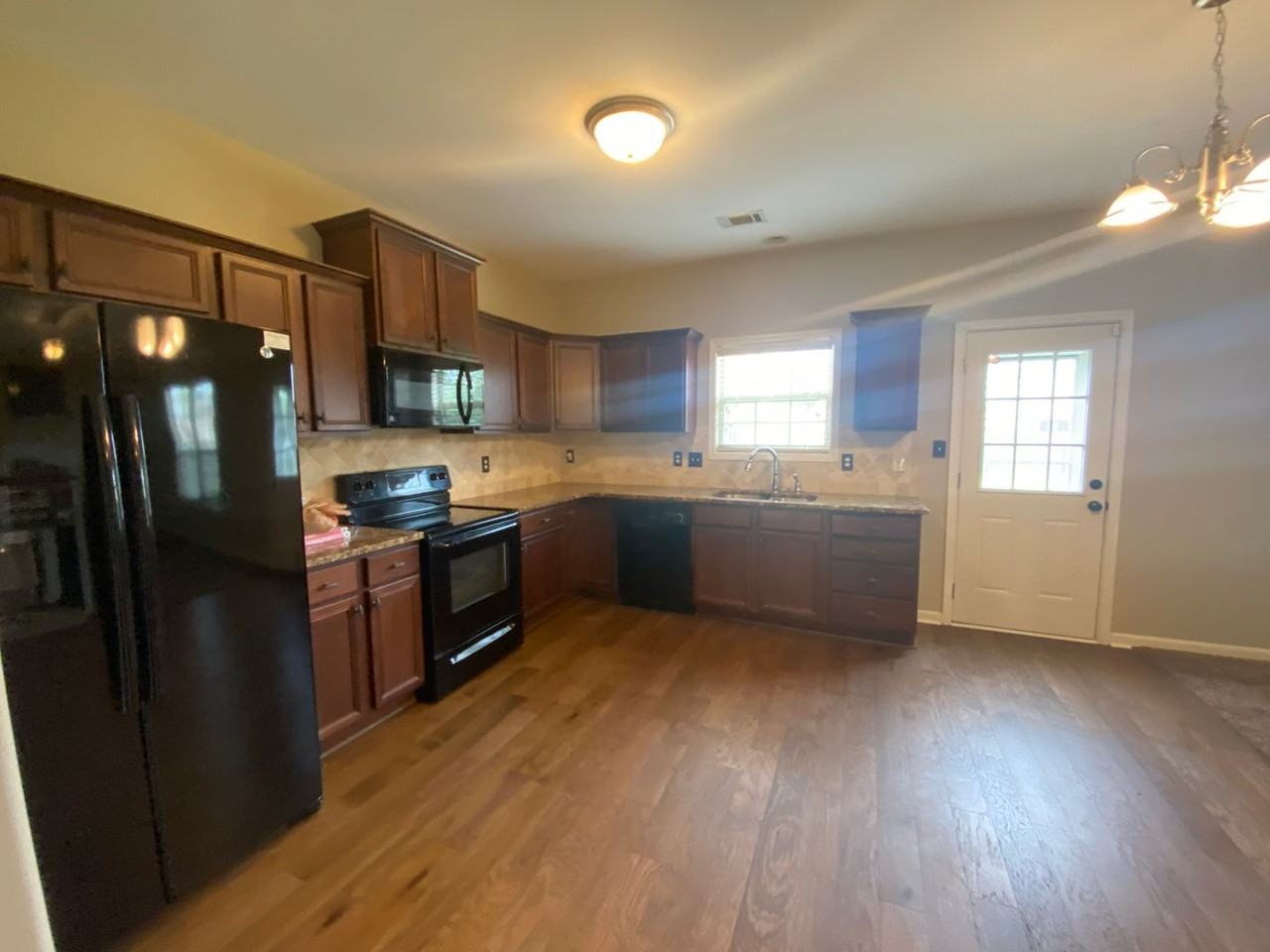 210 Edgarton Way - Photo 4 of 21