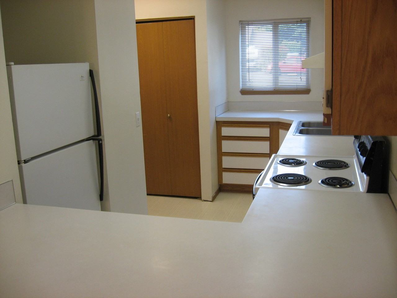 3544 Ne 102nd Ave - Photo 3 of 6