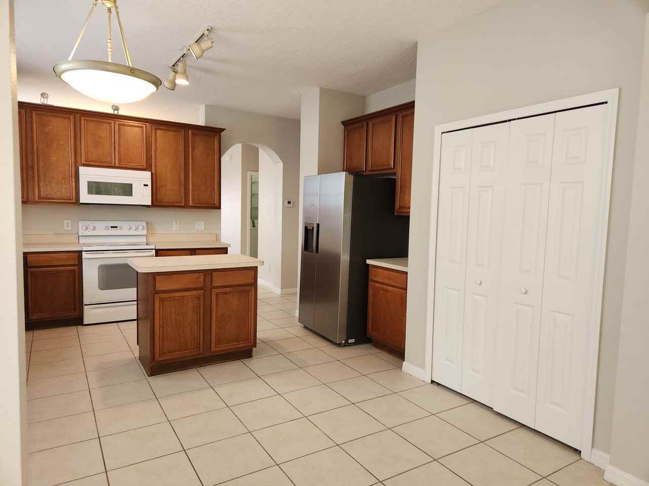 9918 Bennington Chase Dr - Photo 7 of 28