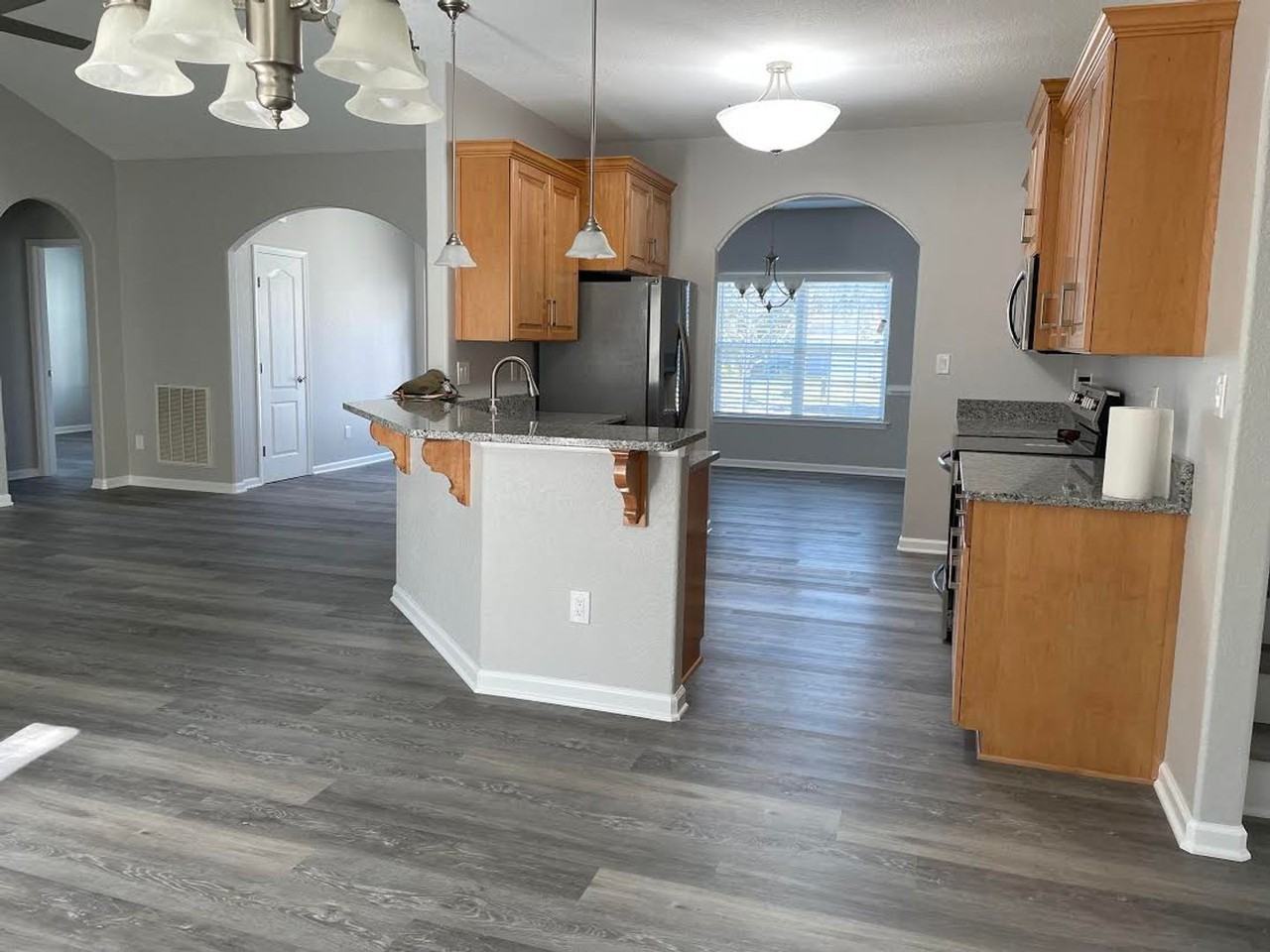 2000 Breck Ave - Photo 4 of 28