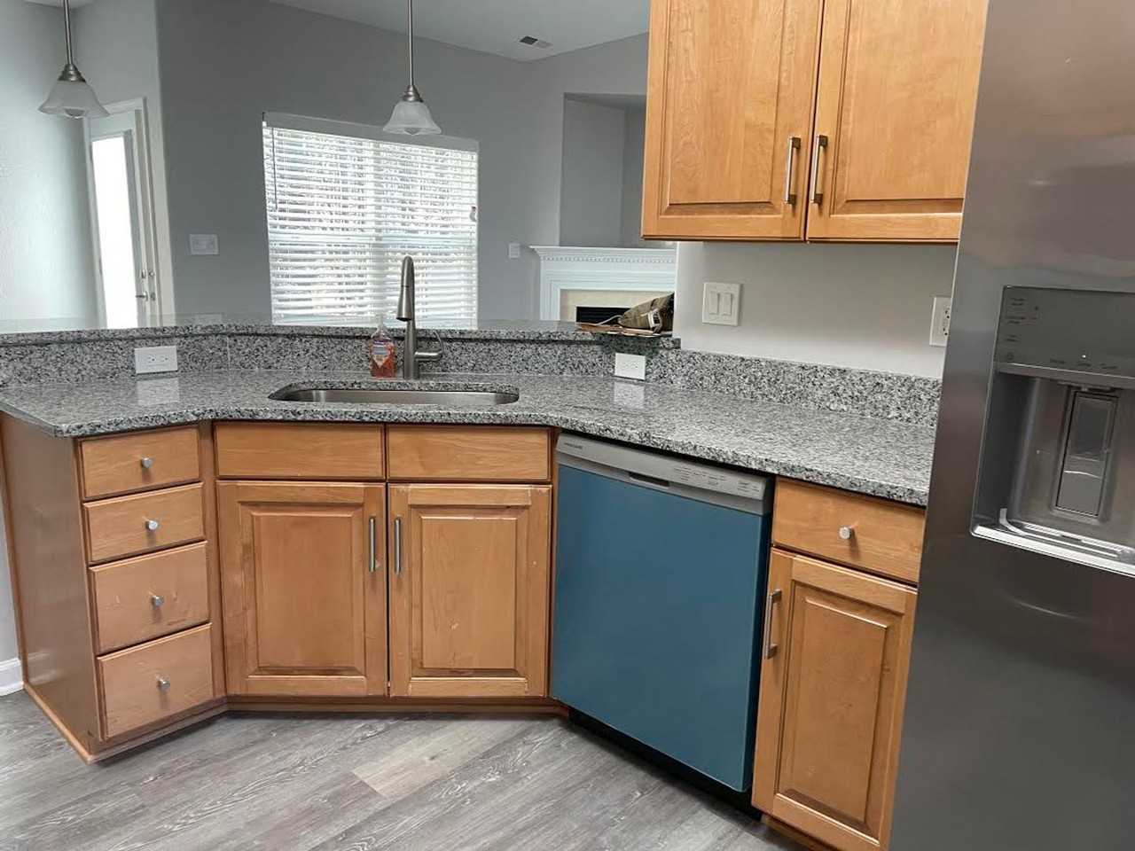 2000 Breck Ave - Photo 5 of 28