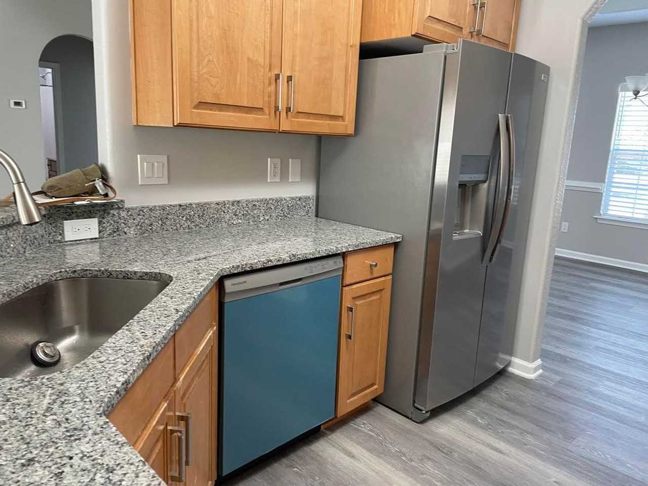 2000 Breck Ave - Photo 6 of 28