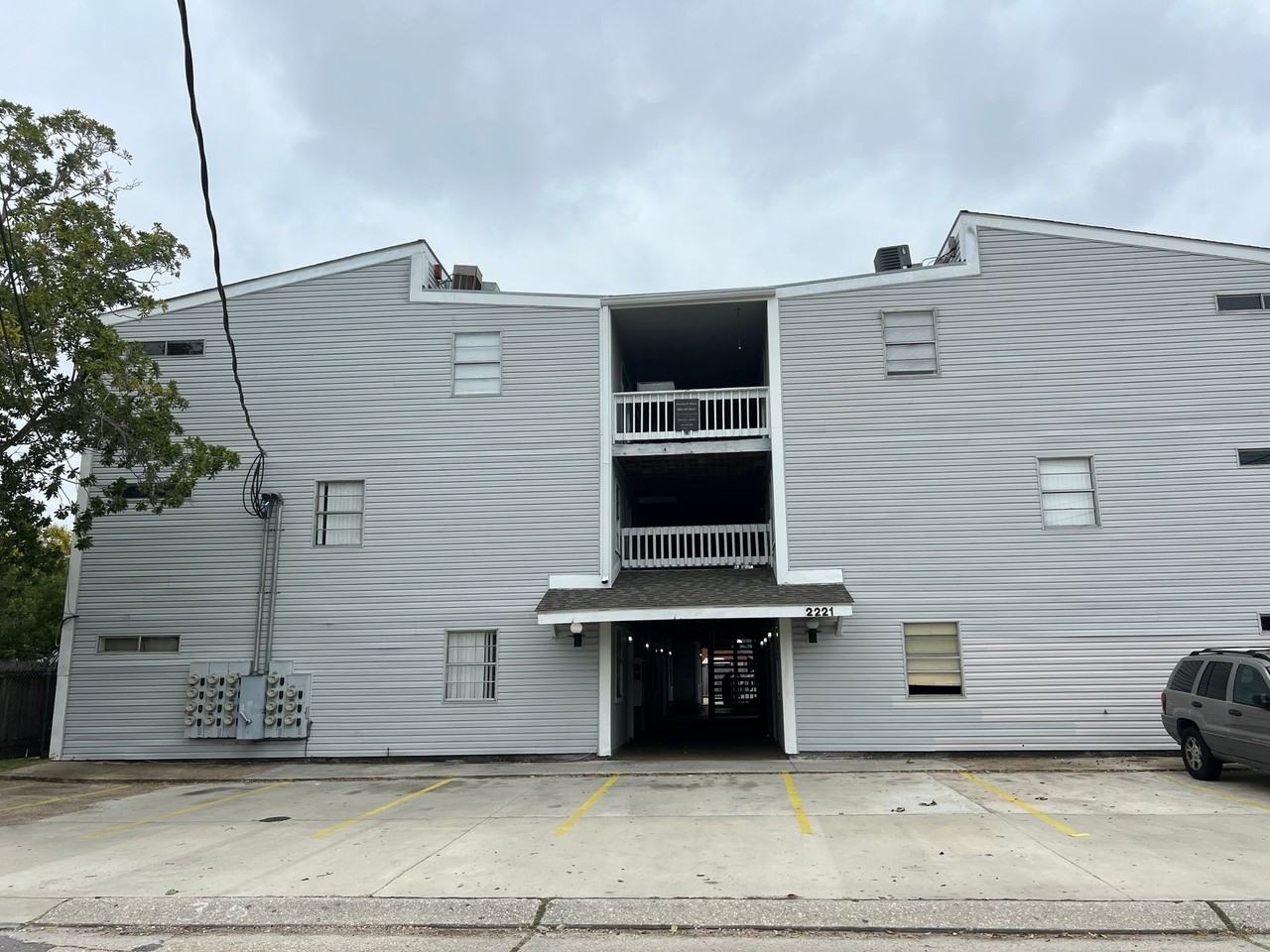 2221Hull - Photo 2 of 2