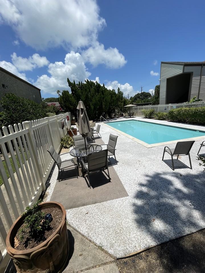 7024 N Holiday Dr #7024 - Photo 2 of 20