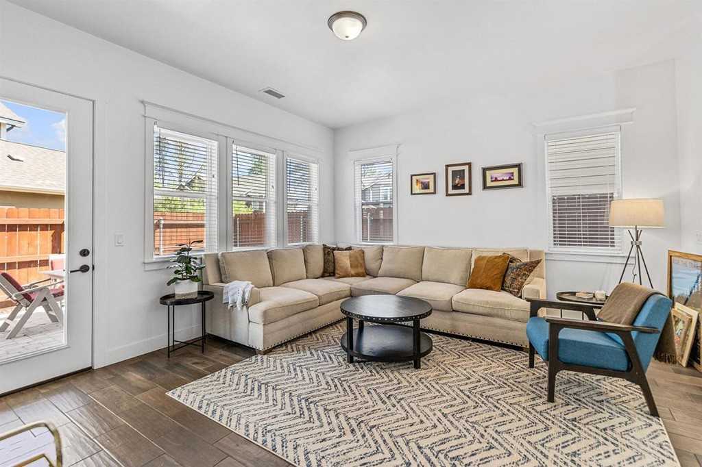 3271 S Burgess Ln #01 - Photo 2 of 19