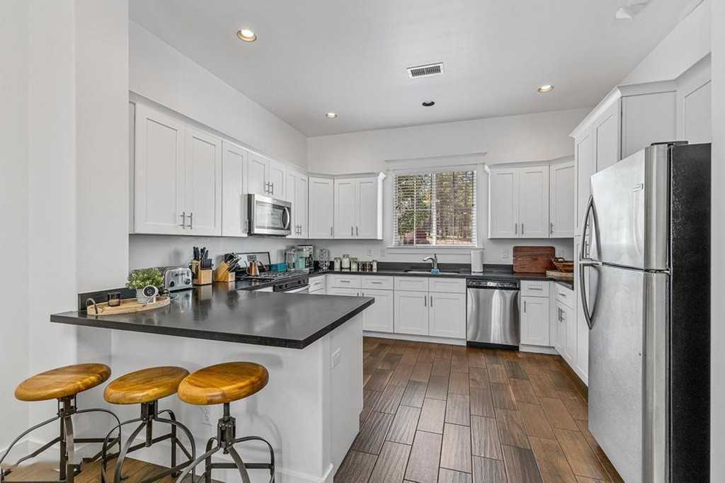 3271 S Burgess Ln #01 - Photo 4 of 19