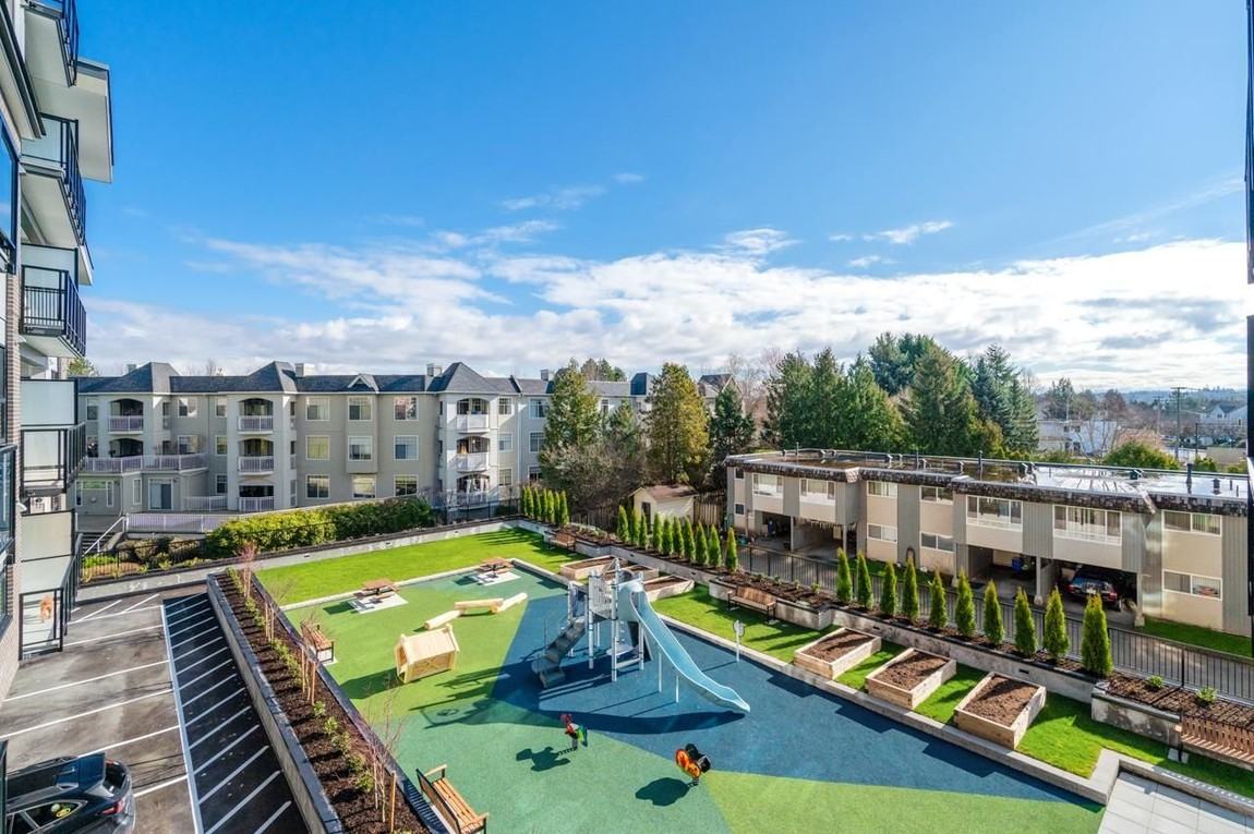 Eastleigh Crescent - Photo 2 of 4