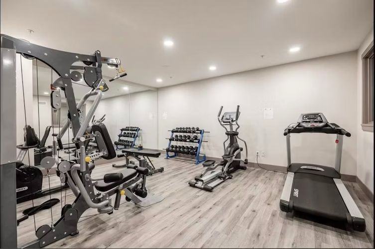 Eastleigh Crescent - Photo 3 of 4