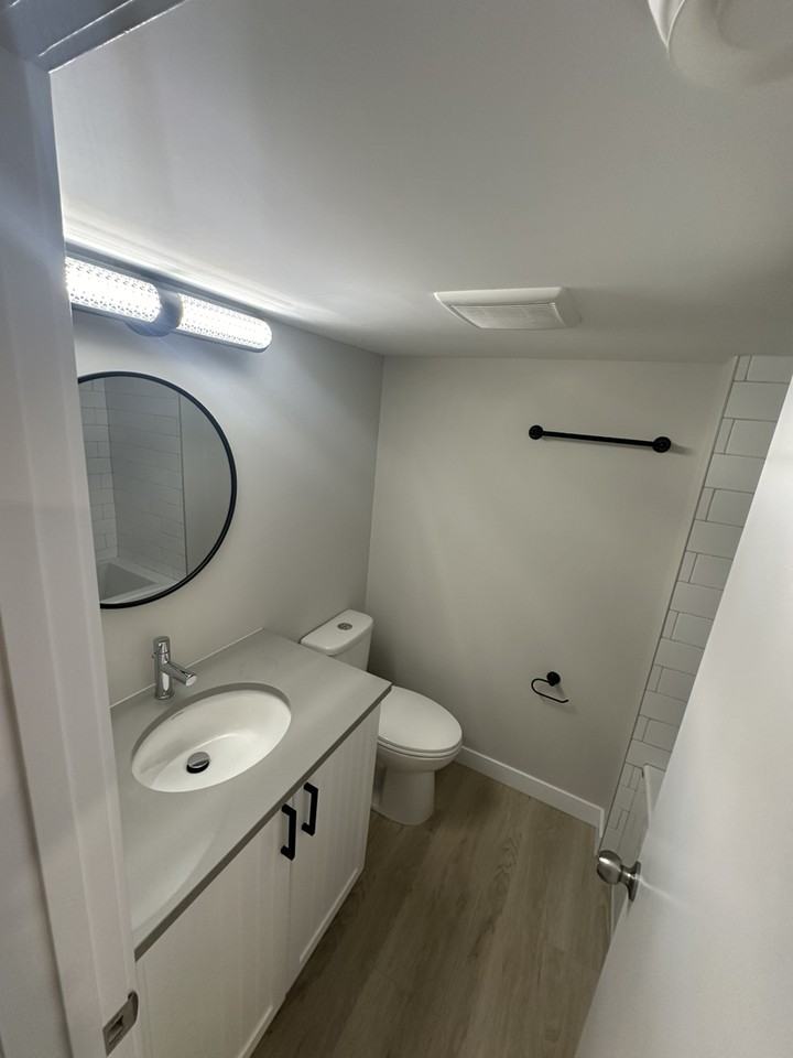 10177 89 Street Northwest - Photo 4 of 8