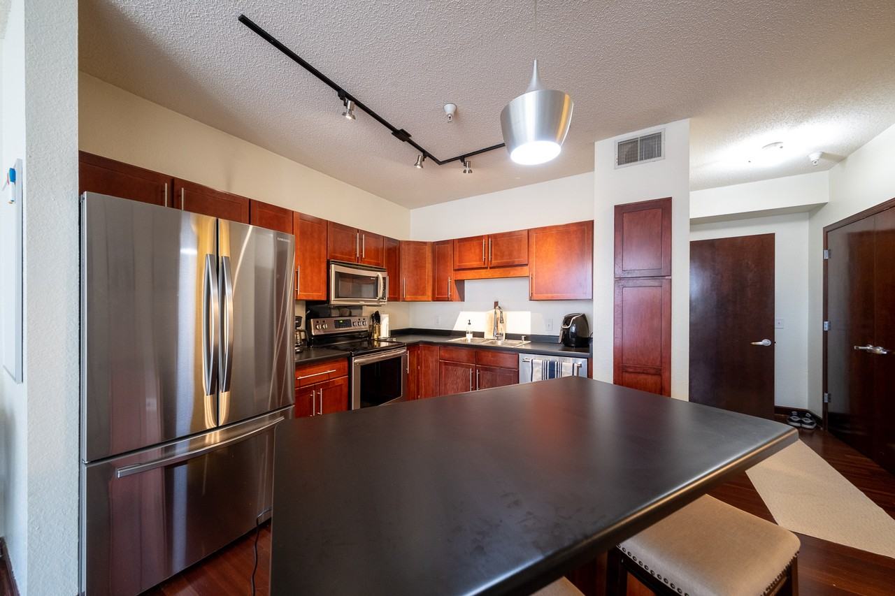 310 E 18th St #202 - Photo 2 of 20