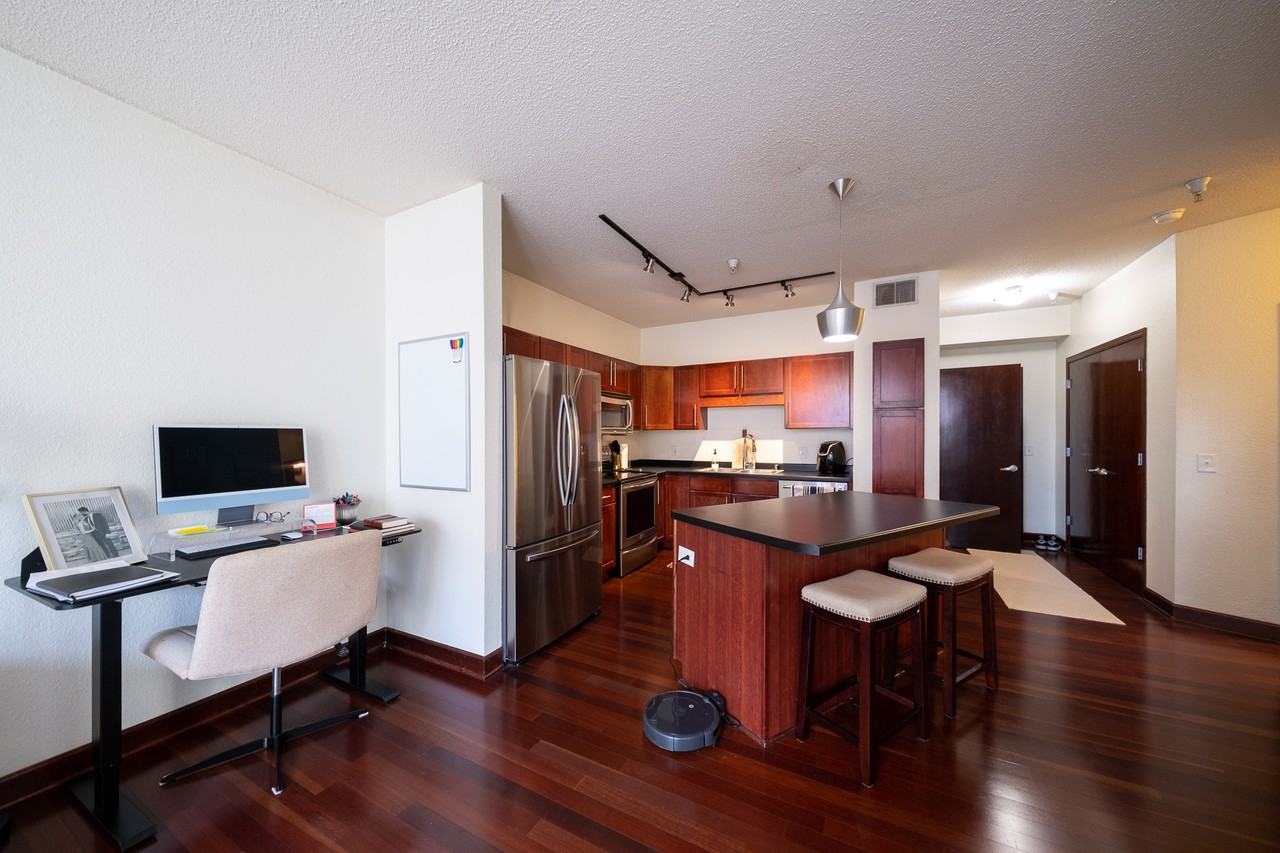 310 E 18th St #202 - Photo 3 of 20