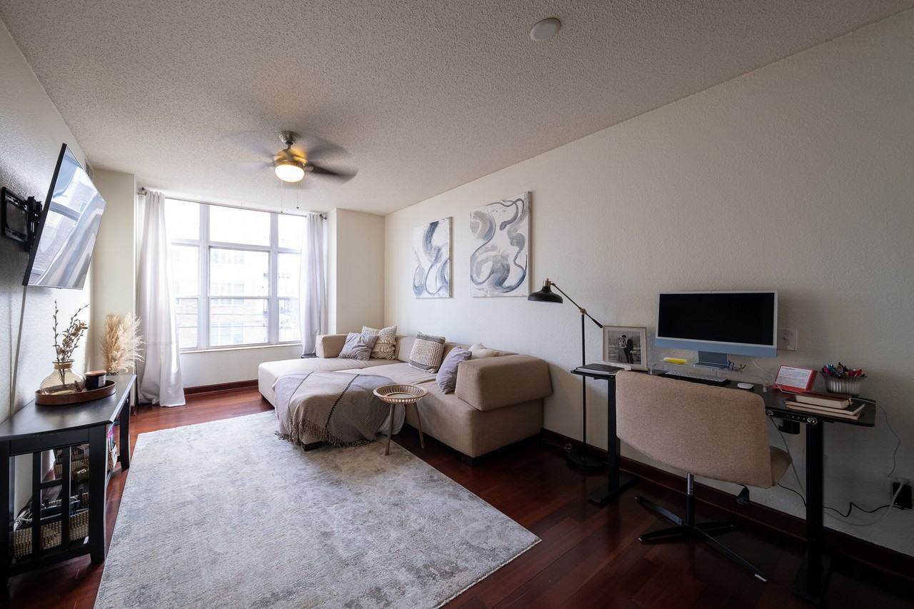 310 E 18th St #202 - Photo 4 of 20