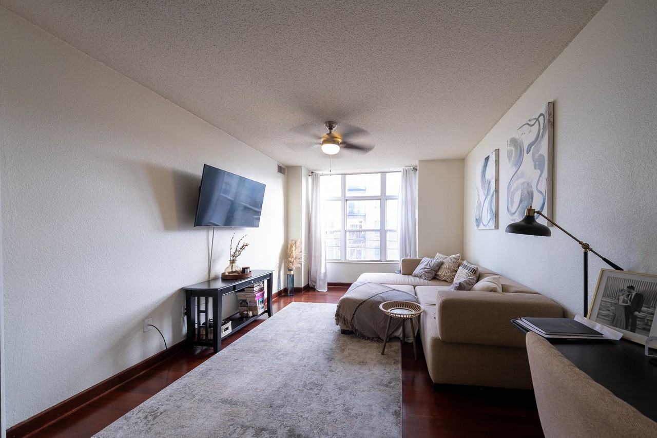 310 E 18th St #202 - Photo 6 of 20