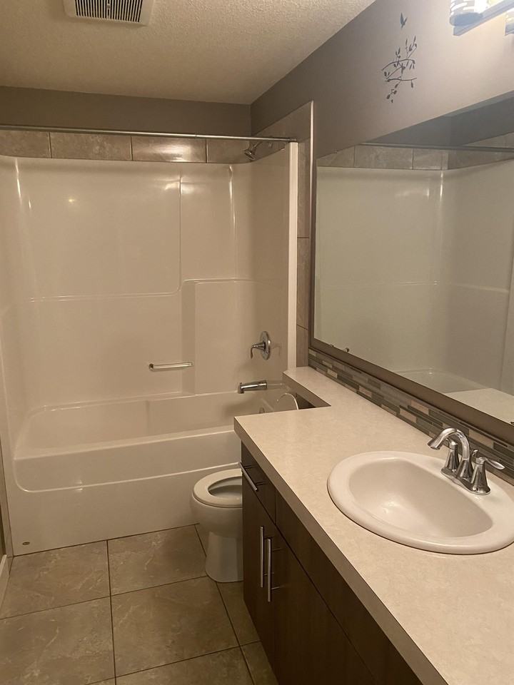 11325 105a Ave #ADN - Photo 7 of 9