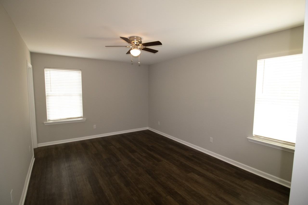 152 Callaway Cres #1 - Photo 7 of 15