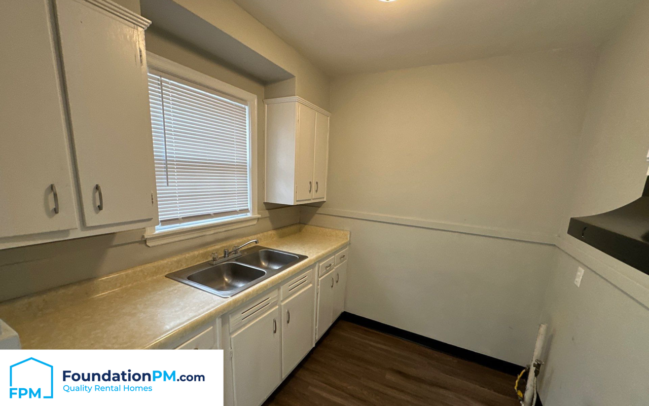 3326 Rosamond Ave #3326 - Photo 3 of 9