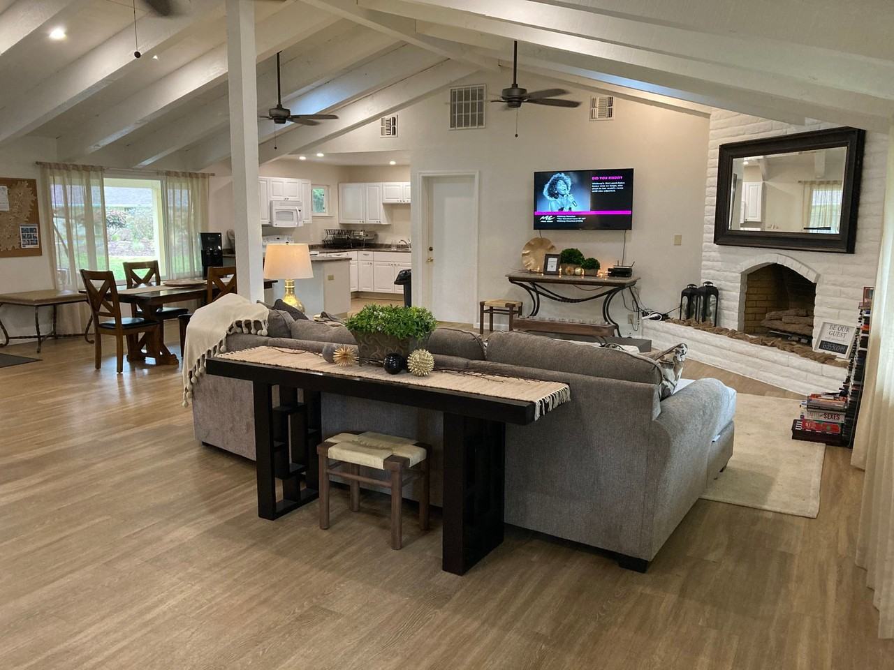 Lassen Villa Apartments - Photo 6 of 50