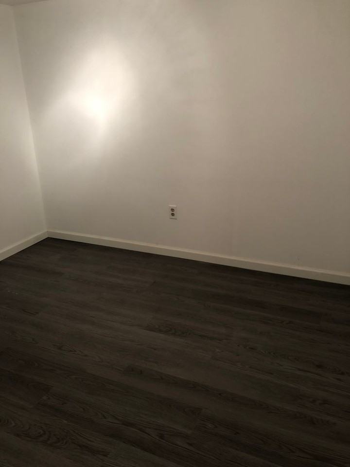 WER002-1526 NOBLE ST - Photo 2 of 5