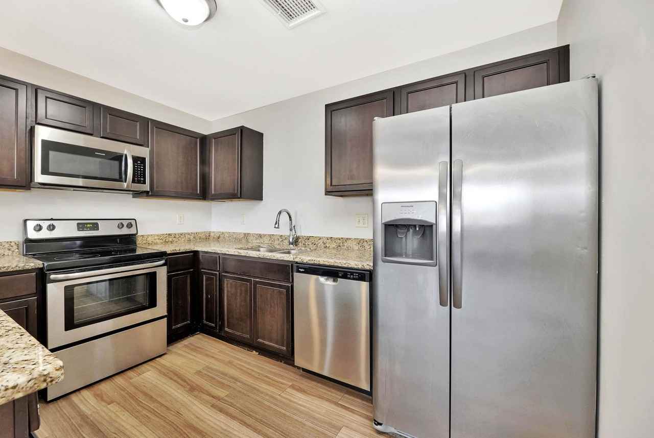 Luxurious One, Two and four - Photo 3 of 20