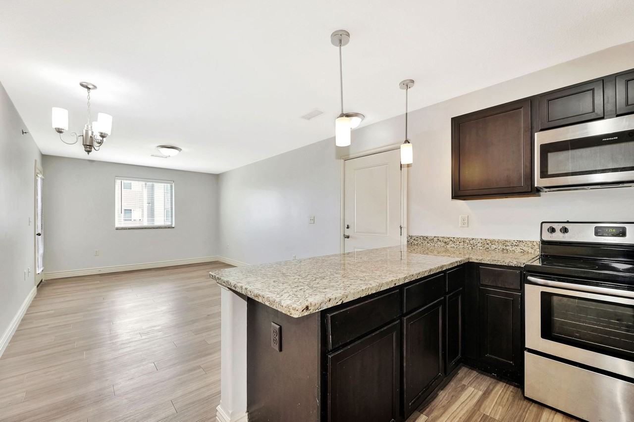 Luxurious One, Two and four - Photo 7 of 20