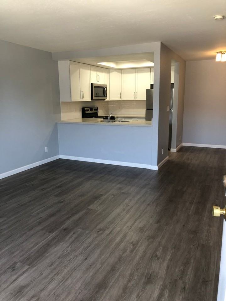 Reed and Brooke Apartments - Photo 3 of 42