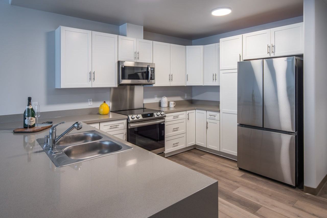 Village Place Apartments - Photo 5 of 31