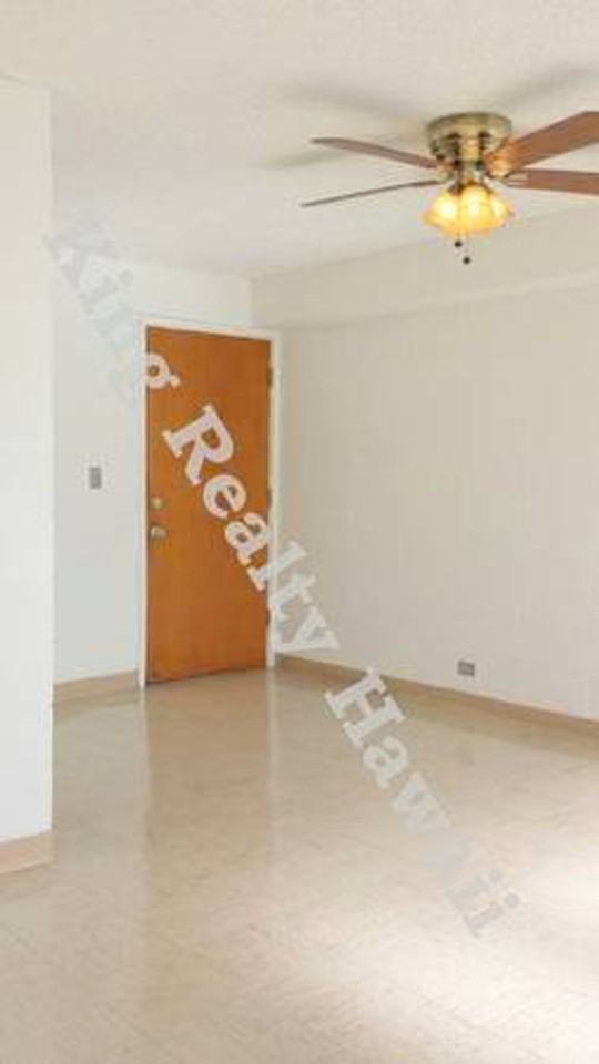 VERY CLEAN Studios / 1 bath w/full kitchen EXCELLENT LOCATION!Must See! - Photo 3 of 7