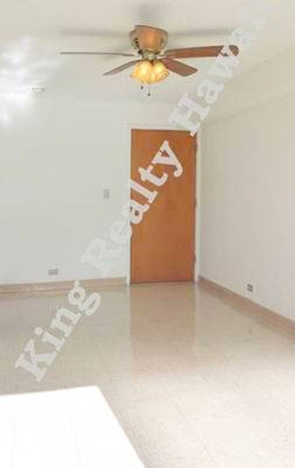 VERY CLEAN Studios / 1 bath w/full kitchen EXCELLENT LOCATION!Must See! - Photo 4 of 7