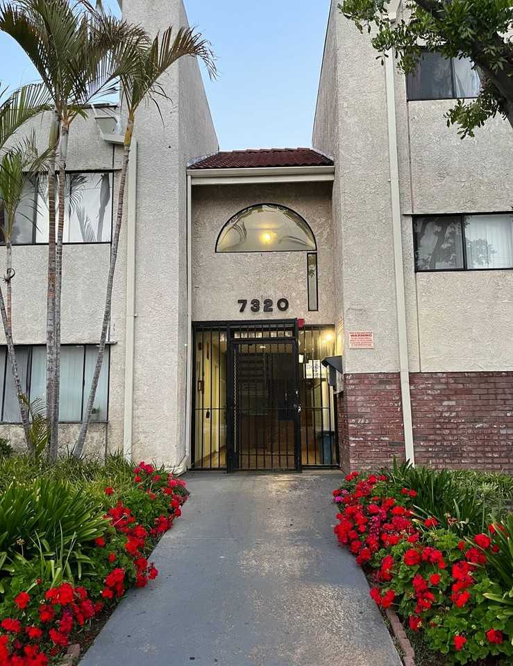 7320 Hazeltine Avenue - Photo 2 of 14