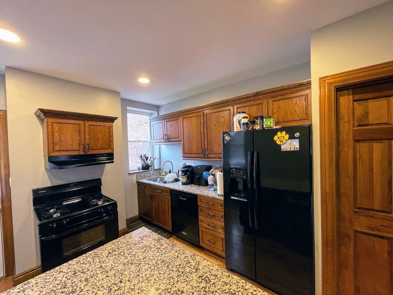 2325 Sidney St - Photo 6 of 17