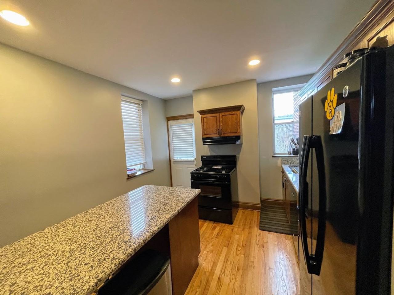 2325 Sidney St - Photo 5 of 17