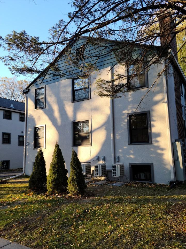 822 Lakeside - Photo 3 of 3