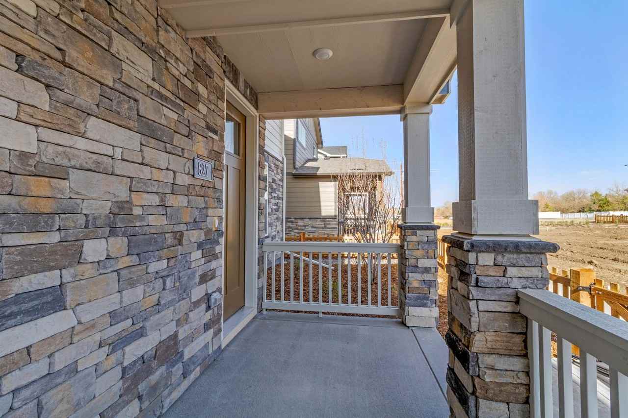 827 N Quatar St - Photo 3 of 26