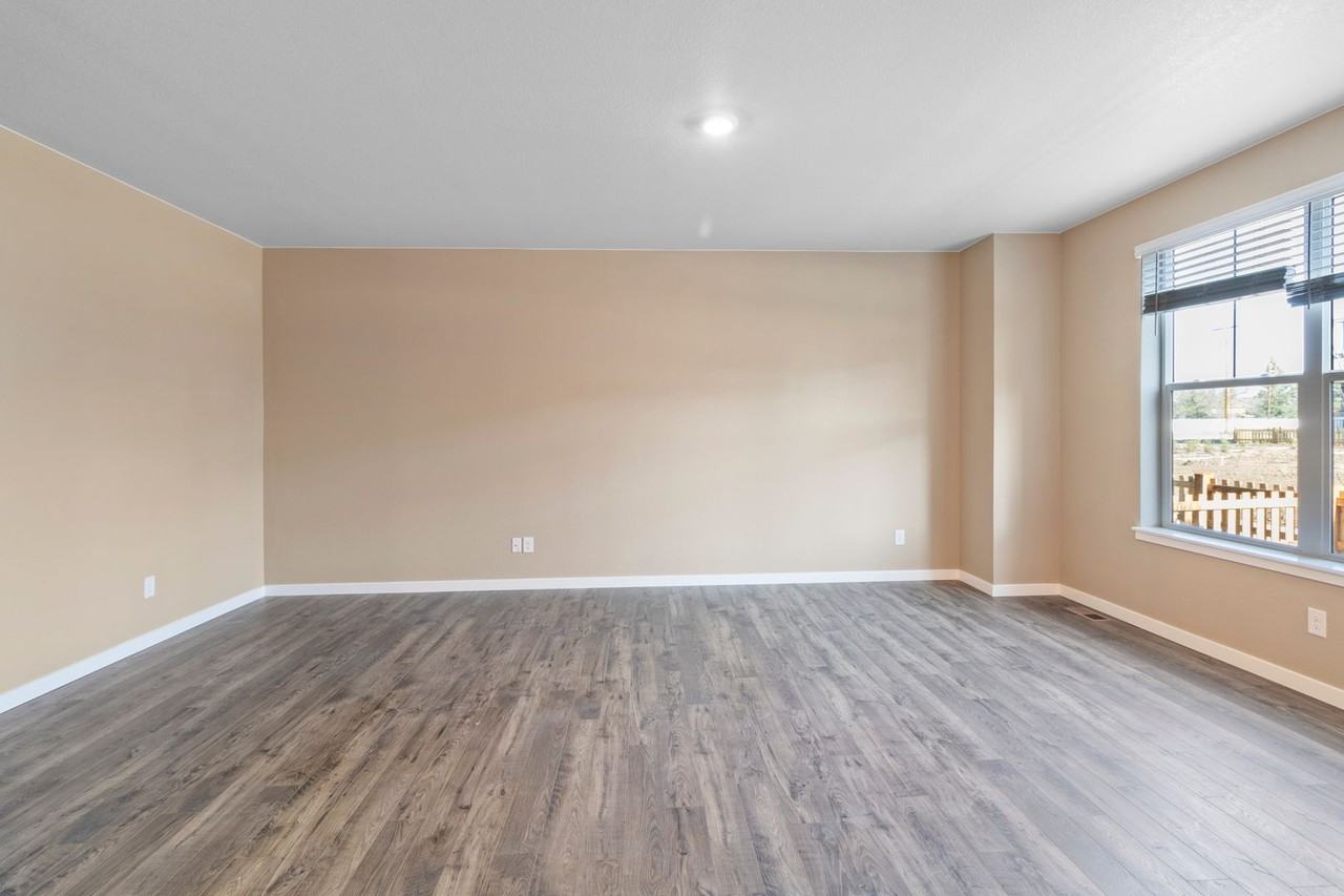 827 N Quatar St - Photo 4 of 26