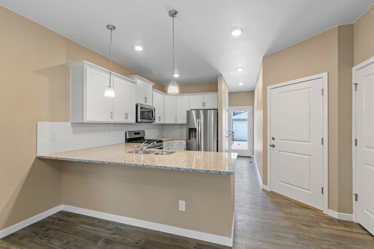 827 N Quatar St - Photo 7 of 26