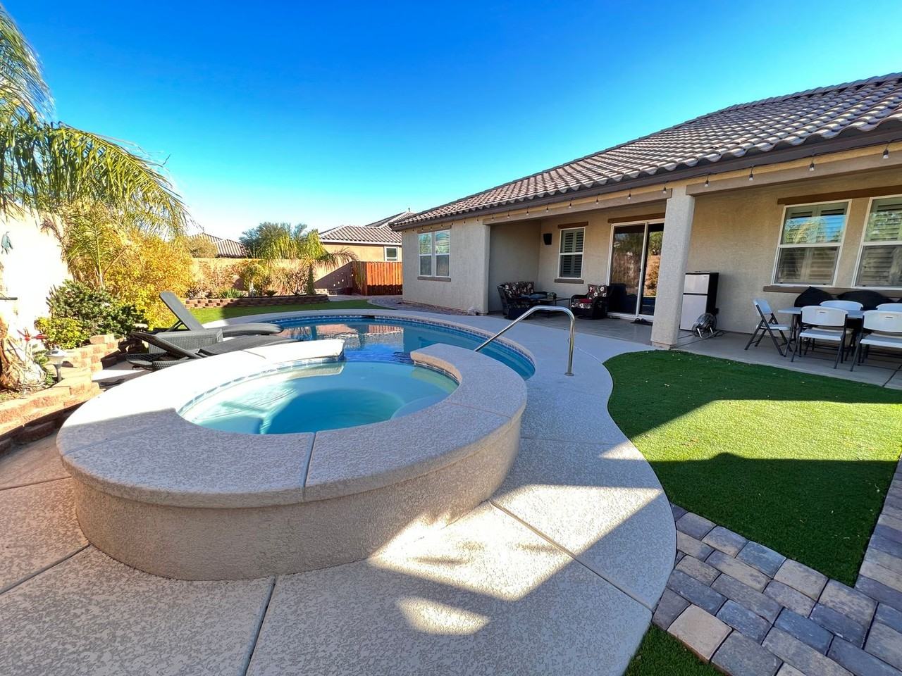 364 Moon Aura Ave - Photo 3 of 34