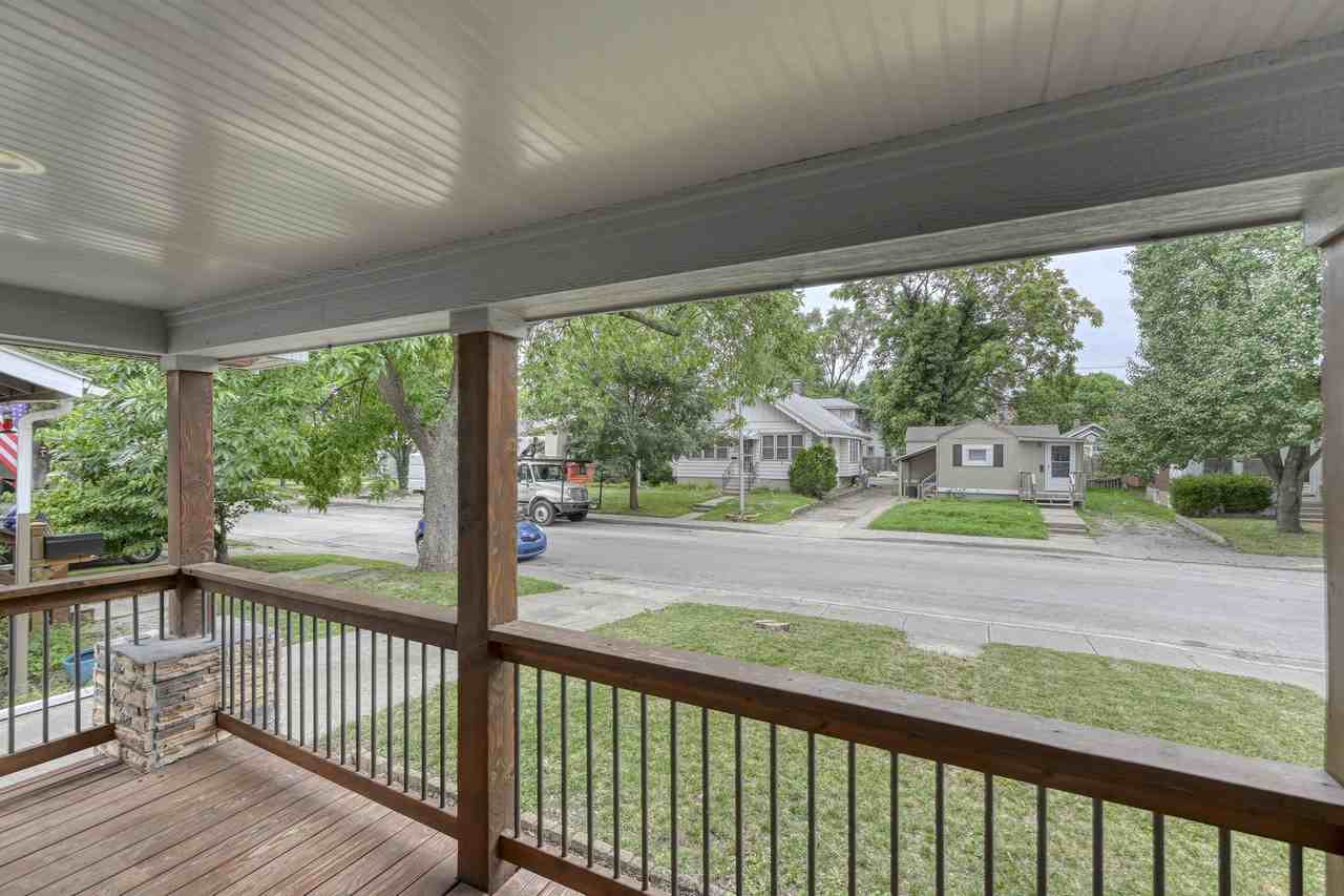 1027 E 21st Ave - Photo 3 of 19