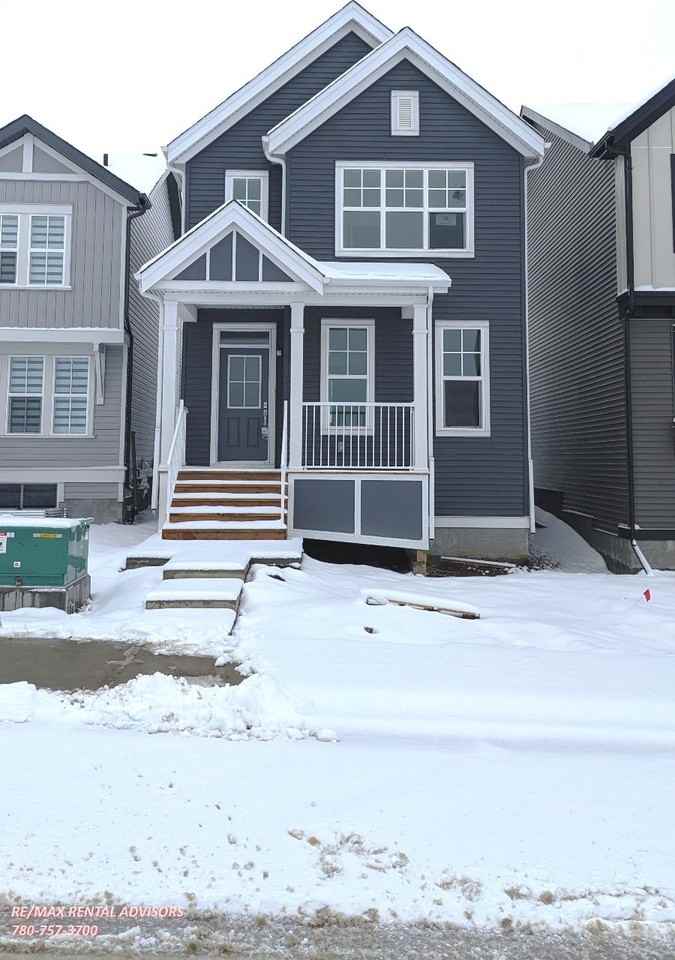 30 Heirloom Manor Se, Calgary, AB T3S 0H2 3 Bedroom House for 2,100