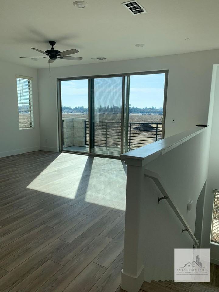 490 W Mahogany Ln - Photo 5 of 47
