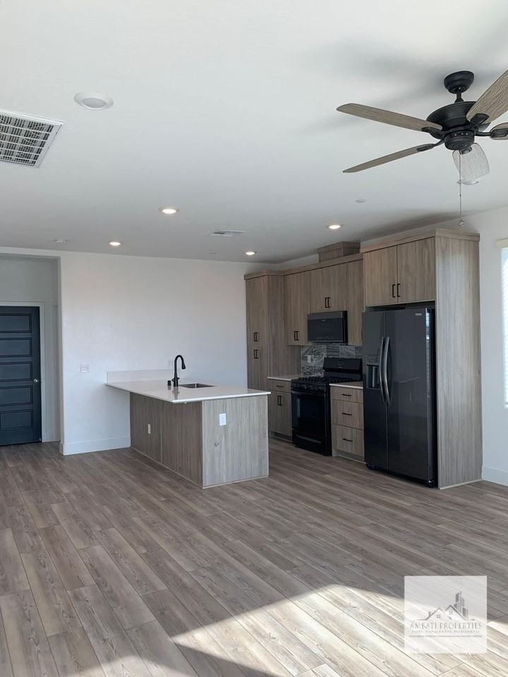 490 W Mahogany Ln - Photo 7 of 47