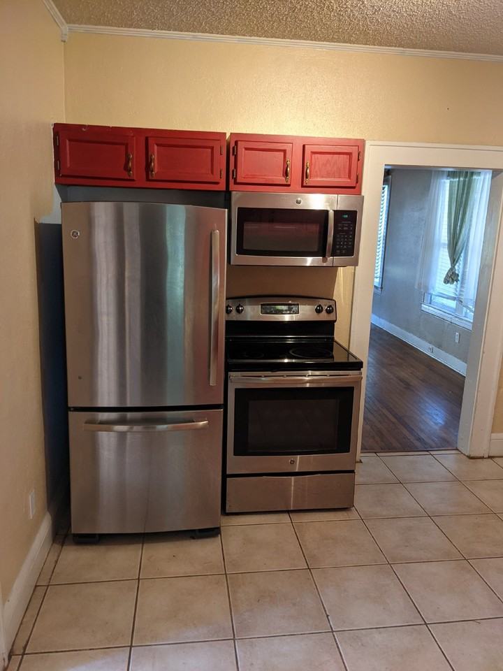 1211 Hollywood Ave - Photo 2 of 19