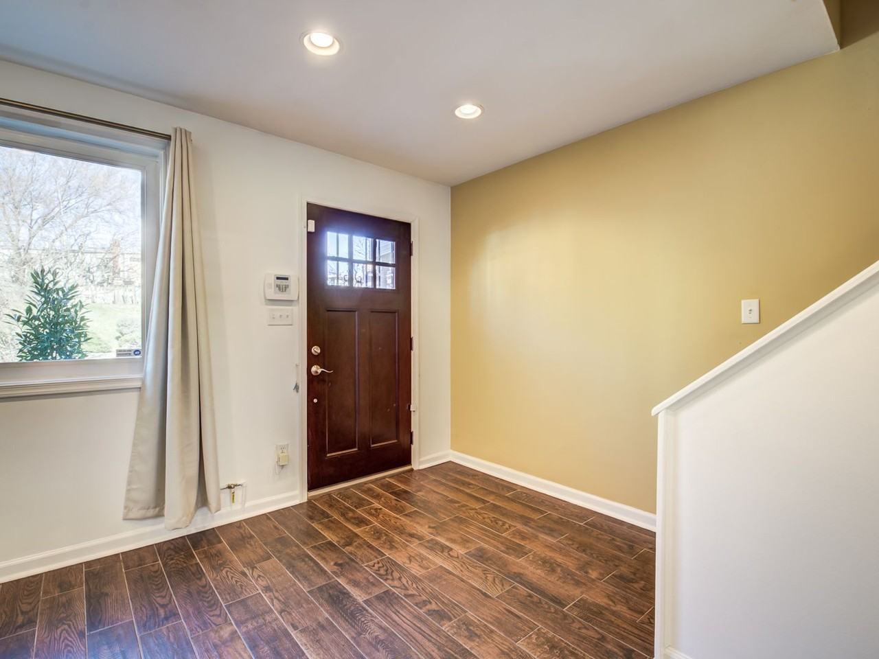 1521 K St Se - Photo 3 of 27